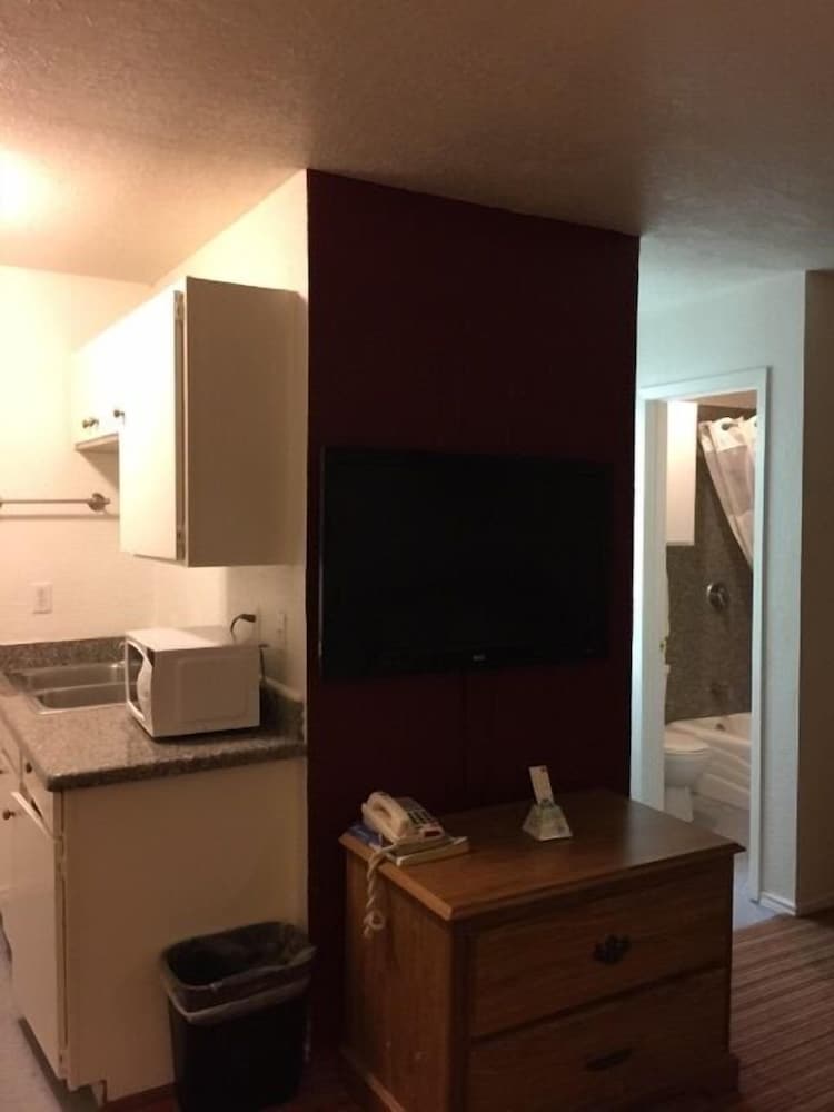 Ranch House Inn and Suites - photo 28
