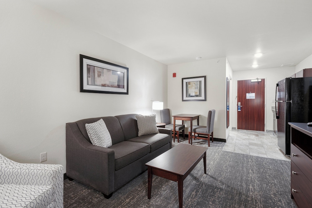 Cobblestone Hotel & Suites Urbana - photo 33