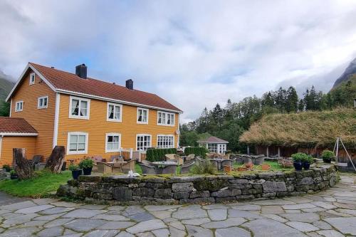 Apartment Rekkedal Gjestegard Sæbø — 4-Star Luxury Hotel in Orsta, Norway
