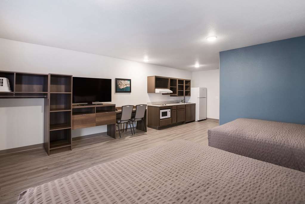 WoodSpring Suites Detroit Madison Heights - photo 14