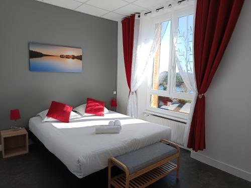 Entre Lacs et Volcans - carbon neutral hotel in Aydat