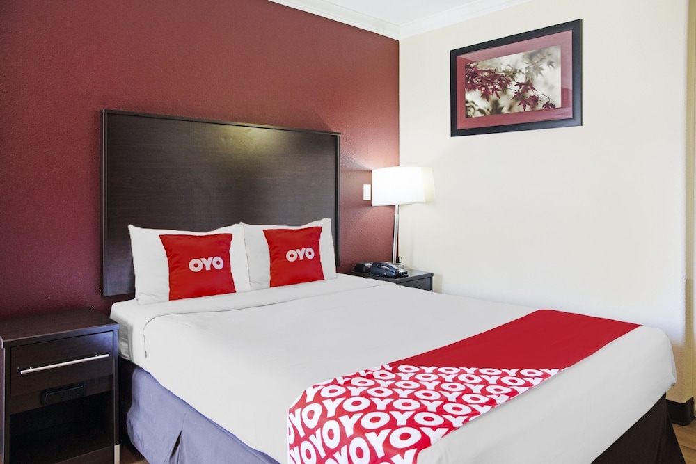 OYO Hotel McAllen Airport South - photo 23