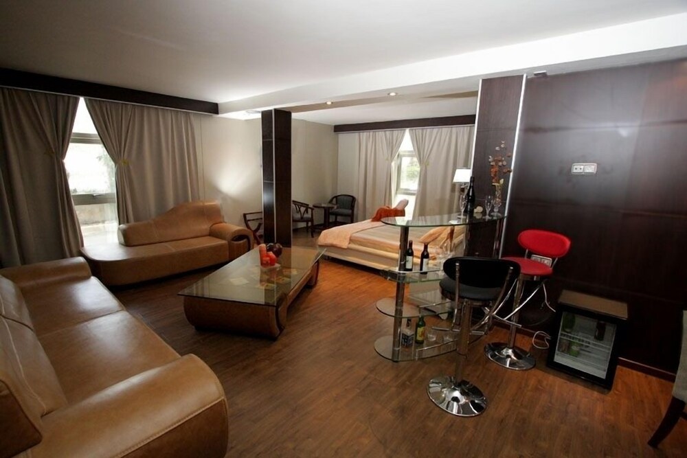 Aguilas Hotel Resort