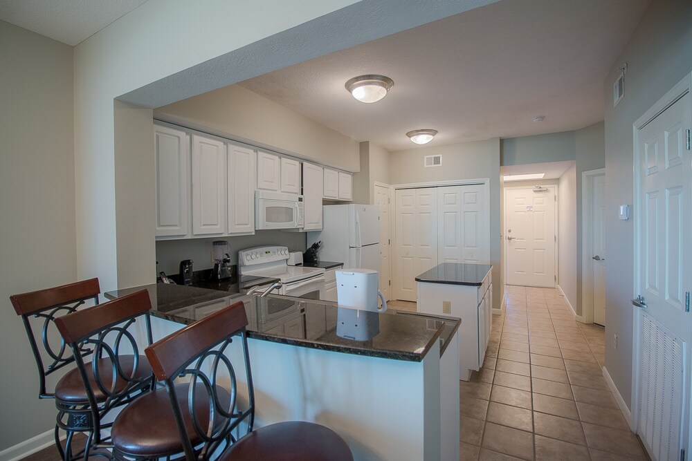 Legacy Towers Legacy I 207 - photo 8