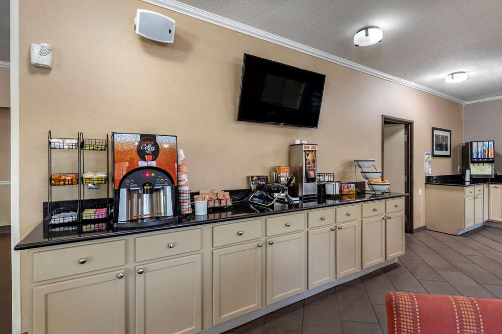 Comfort Inn Moline Quad Cities - photo 28