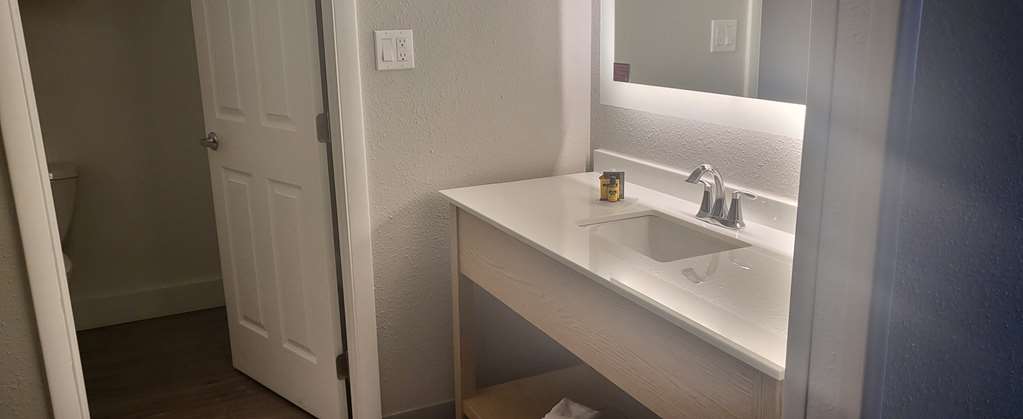 Best Western Plus Butte Plaza Inn - photo 27