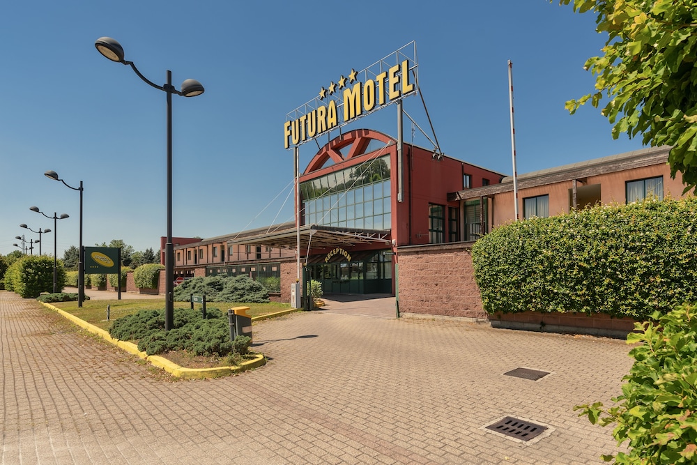 Futura Motel — 4-Star Luxury Hotel in Paderno Dugnano, Italy