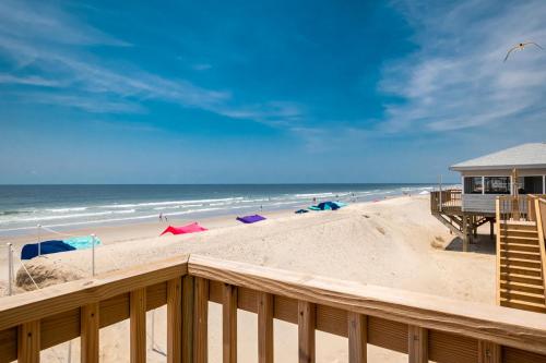 Absolute Beach by Oak Island Accommodations - featured photo