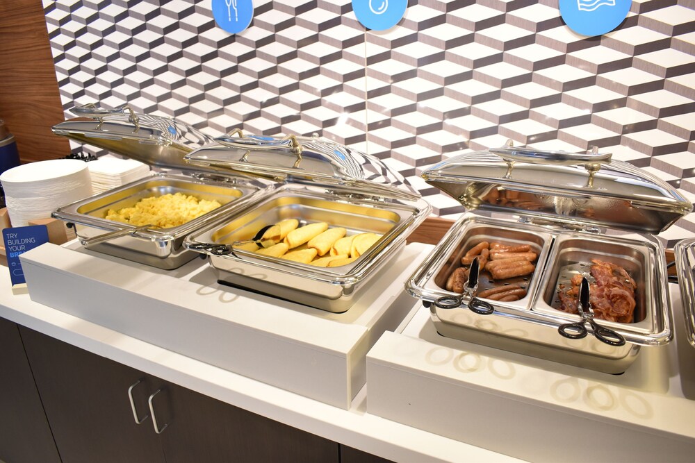 Holiday Inn Express & Suites Boston South Randolph by IHG - photo 41