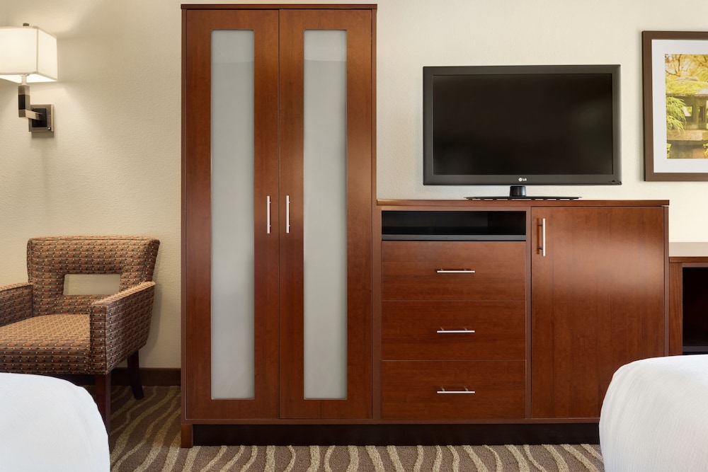 Holiday Inn Hotel & Suites Des Moines Northwest by IHG - photo 6