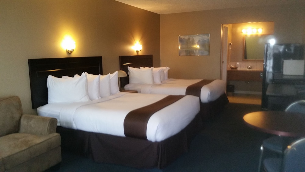 Chinook Country Inn — Sundre — photo 3