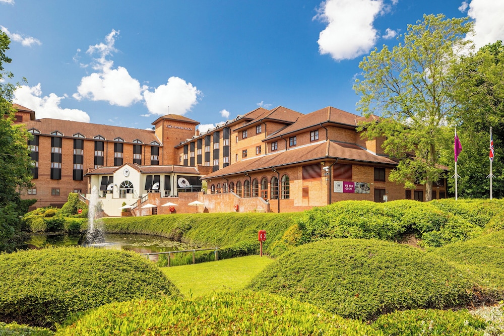 Crowne Plaza Solihull by IHG - carbon neutral hotel in Solihull