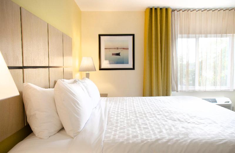 Candlewood Suites Lancaster West by IHG - photo 42