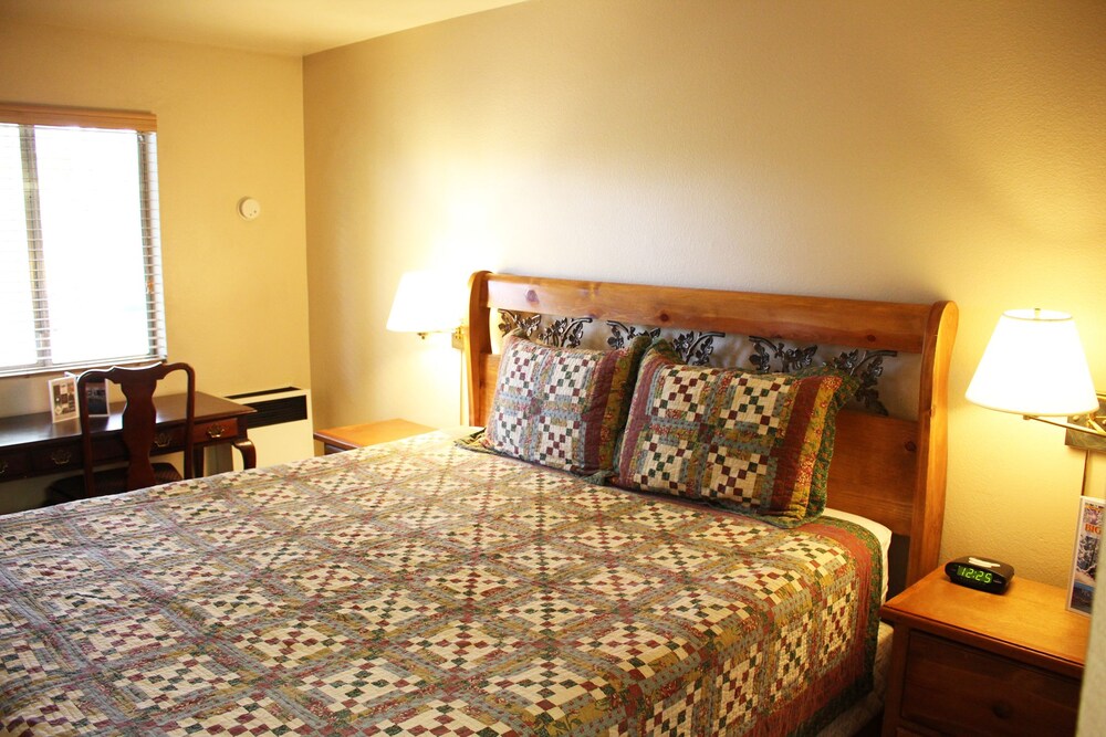 Sessions Retreat & Hotel - photo 27