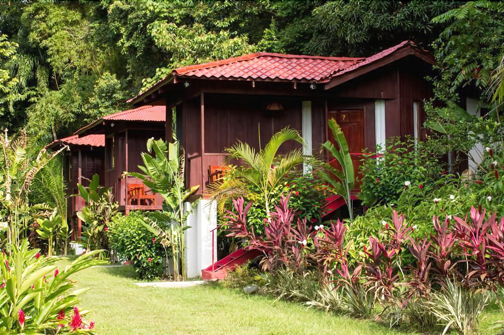 Manuel Antonio Hostel Resort - last minute hotel in Quepos
