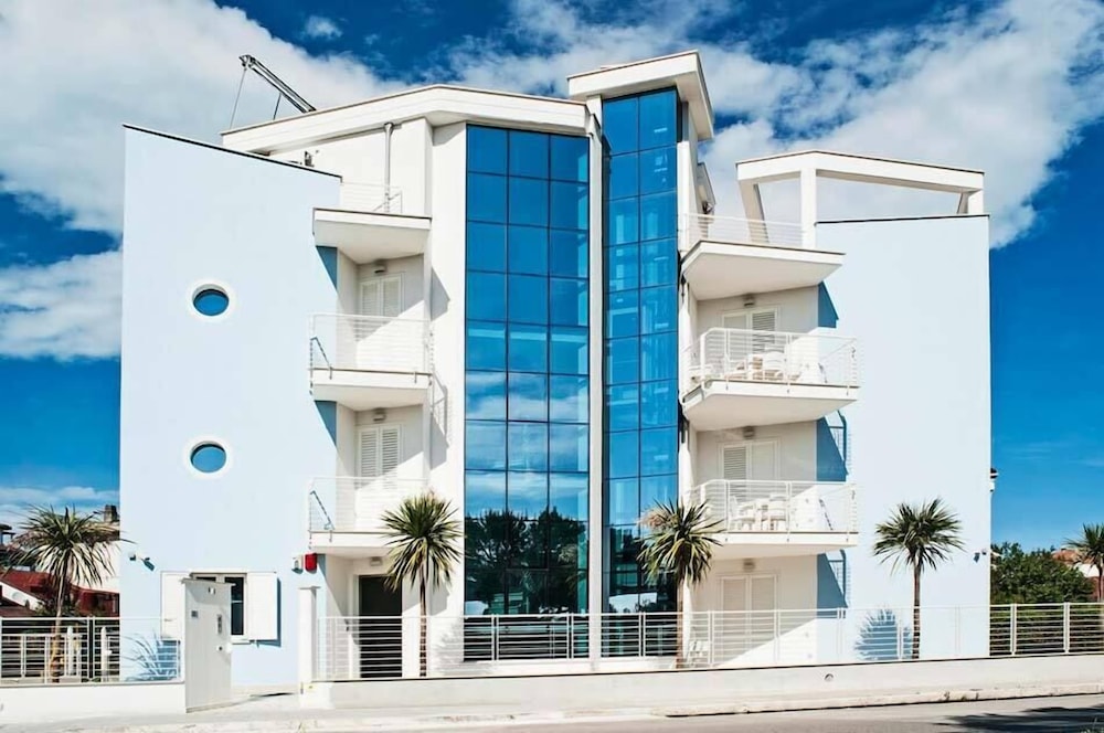 Mavip Residence — 4-Star Luxury Hotel in San Benedetto Del Tronto, Italy