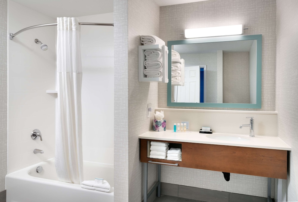 Hampton Inn & Suites Salt Lake City Airport - photo 31