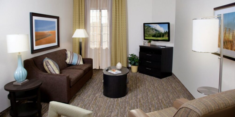 Candlewood Suites Eau Claire I 94 by IHG - photo 9
