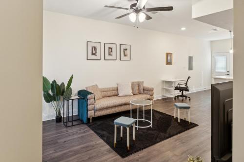 Alto Q7 I Modern New Construction 2Bd Apartment — 4-Star Luxury Hotel in Clarksville, United States