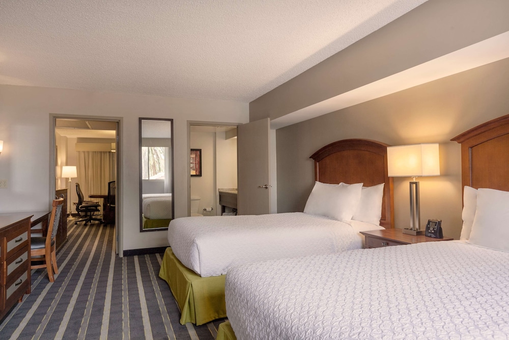 Embassy Suites by Hilton San Francisco Airport Waterfront - photo 18