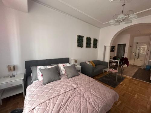 Elegant home in the city centre with AC — 4-Star Luxury Hotel in Budapest, Hungary