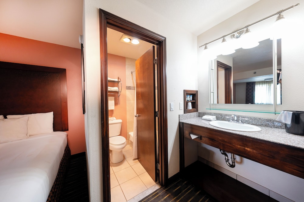 District Hotel by OYO Portland Convention Center - photo 19