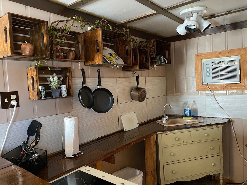 Roundtop Mountain Vista Cabins and Motel - photo 10