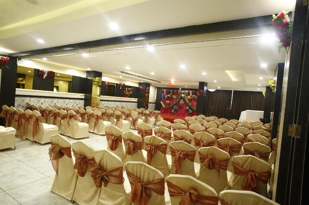 Capital O 9051 The Vedas in Gwalior, India