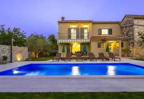 Villa Hisina near Porec for 6 people with private swimming pool — 4-Star Luxury Hotel in Porec, Croatia