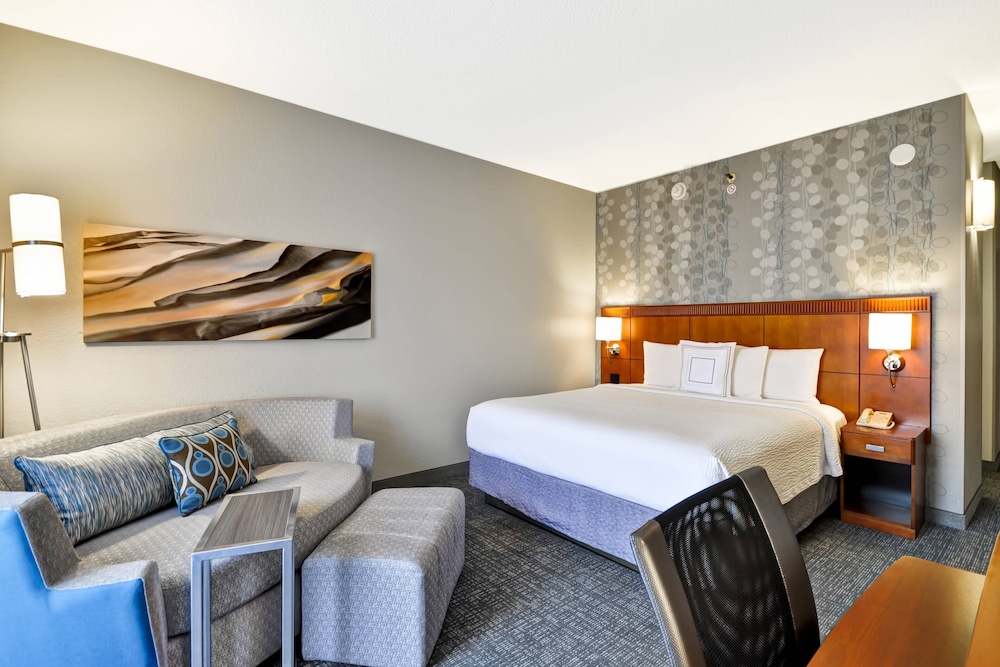 Courtyard by Marriott Dallas Medical Market Center - photo 8