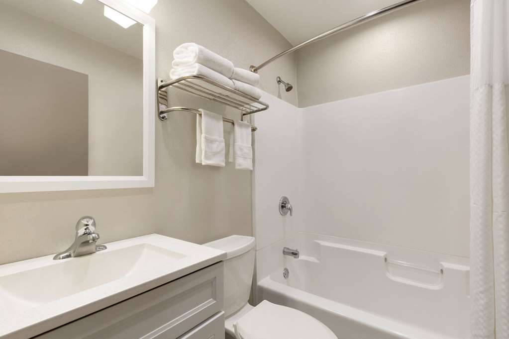 Super 8 by Wyndham Eureka - photo 31