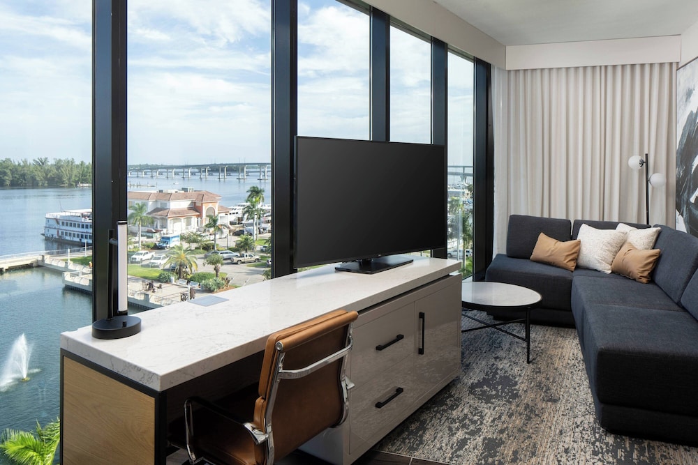Luminary Hotel & Co. Autograph Hotels - photo 35