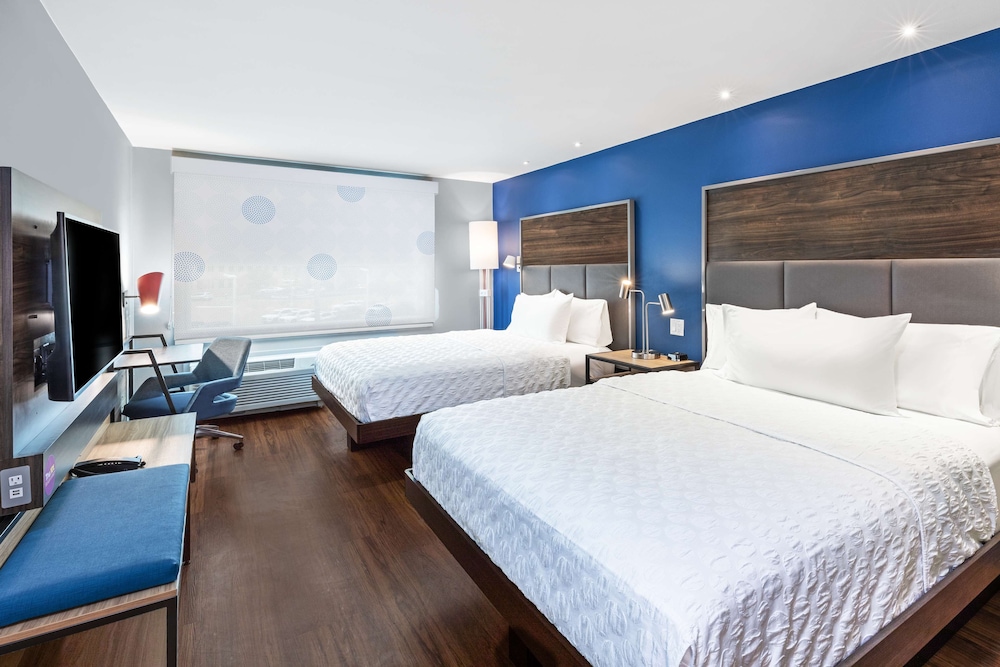 Tru by Hilton Laredo Airport - photo 8