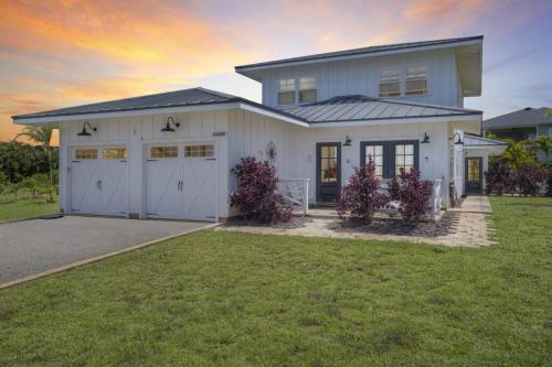 NEW 5BR Farmhouse Estate AC Pool Gym Pickleball — 4-Star Luxury Hotel in Koloa, United States