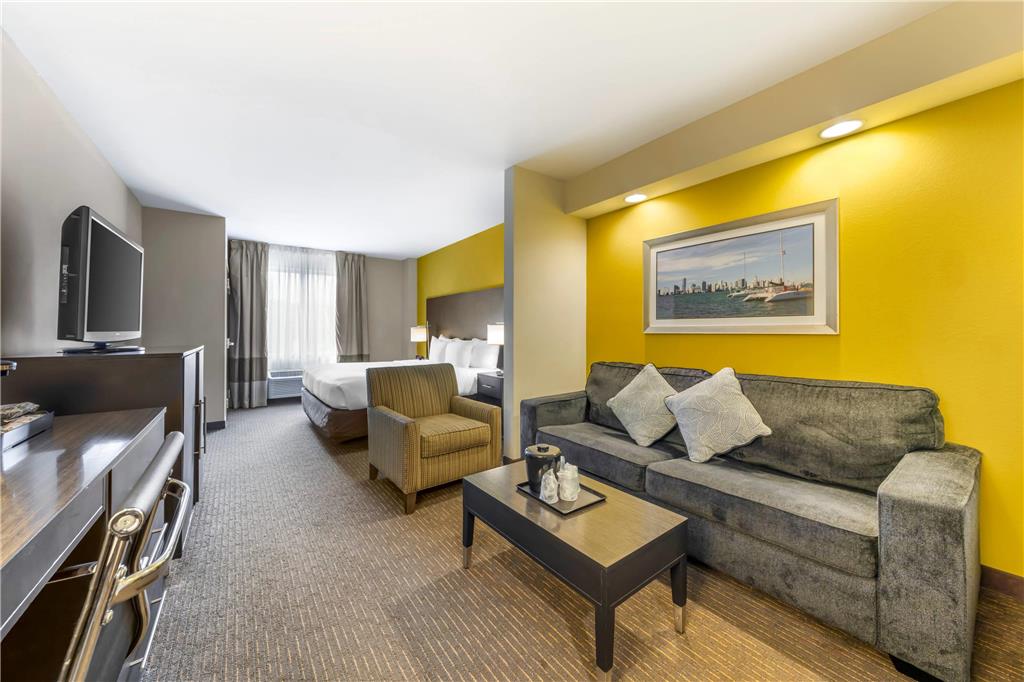 Comfort Suites Miami Airport North - photo 37