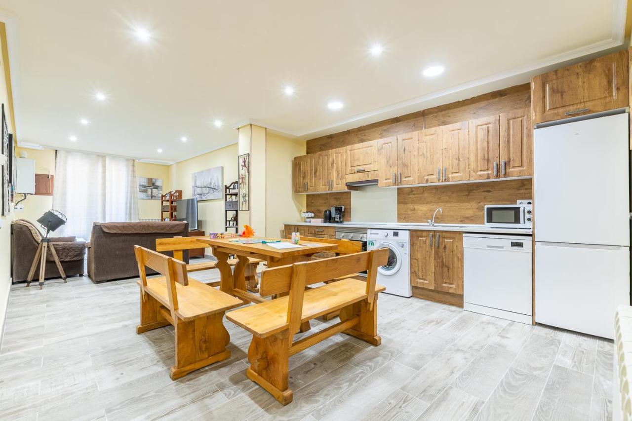 Apartamentos Deluxe Collarubio En Cercedilla — 4-Star Luxury Hotel in Cercedilla, Spain