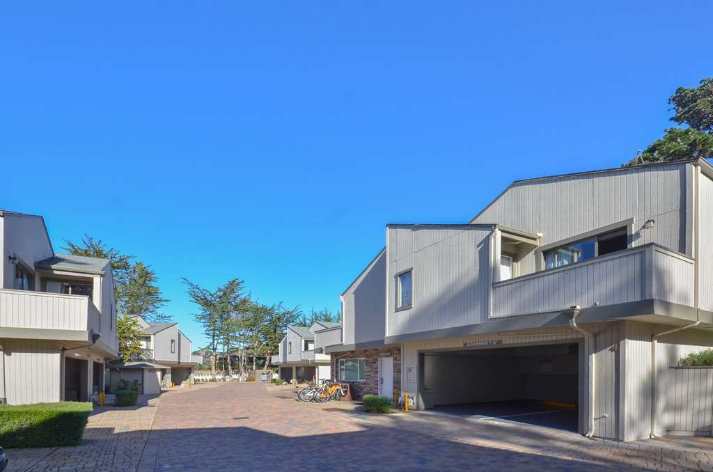 Best Western The Inn & Suites Pacific Grove - photo 11