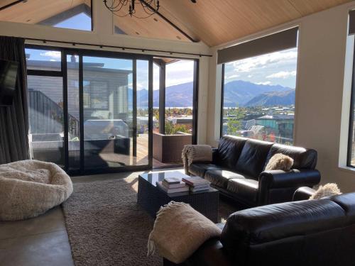 Views on McNeil in Wanaka, New Zealand