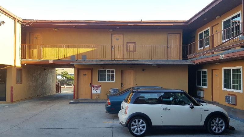 Central Inn Motel on 41 Street - photo 10