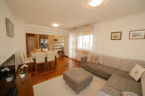 Sunny Day Arena Zagreb 2 Bathrooms 102m — 4-Star Luxury Hotel in Zagreb, Croatia
