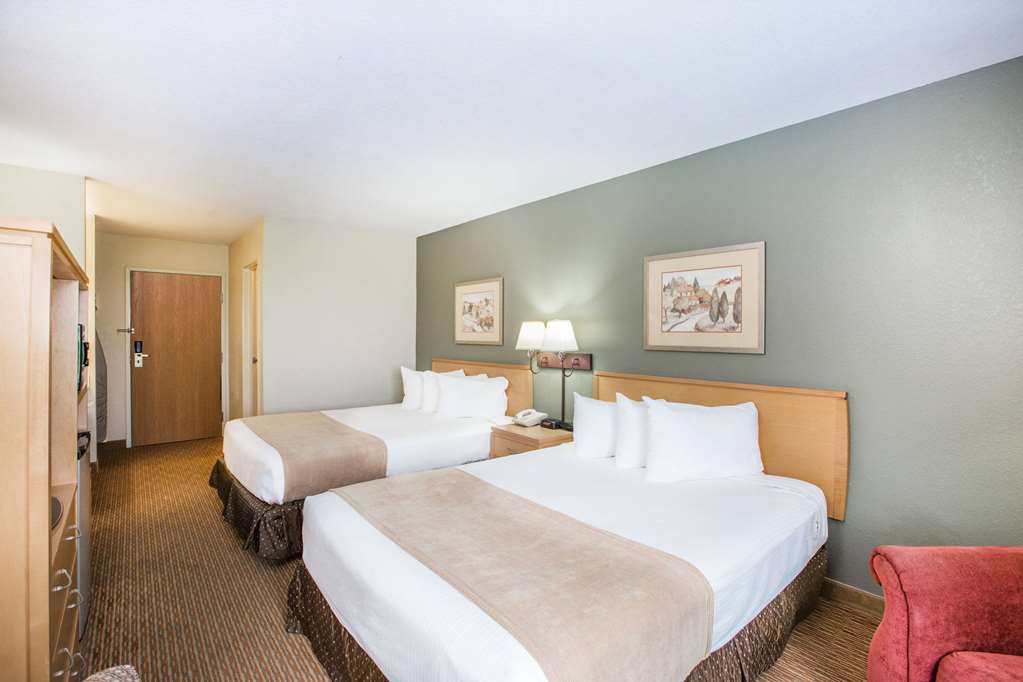 Ramada by Wyndham Spirit Lake Okoboji - photo 17