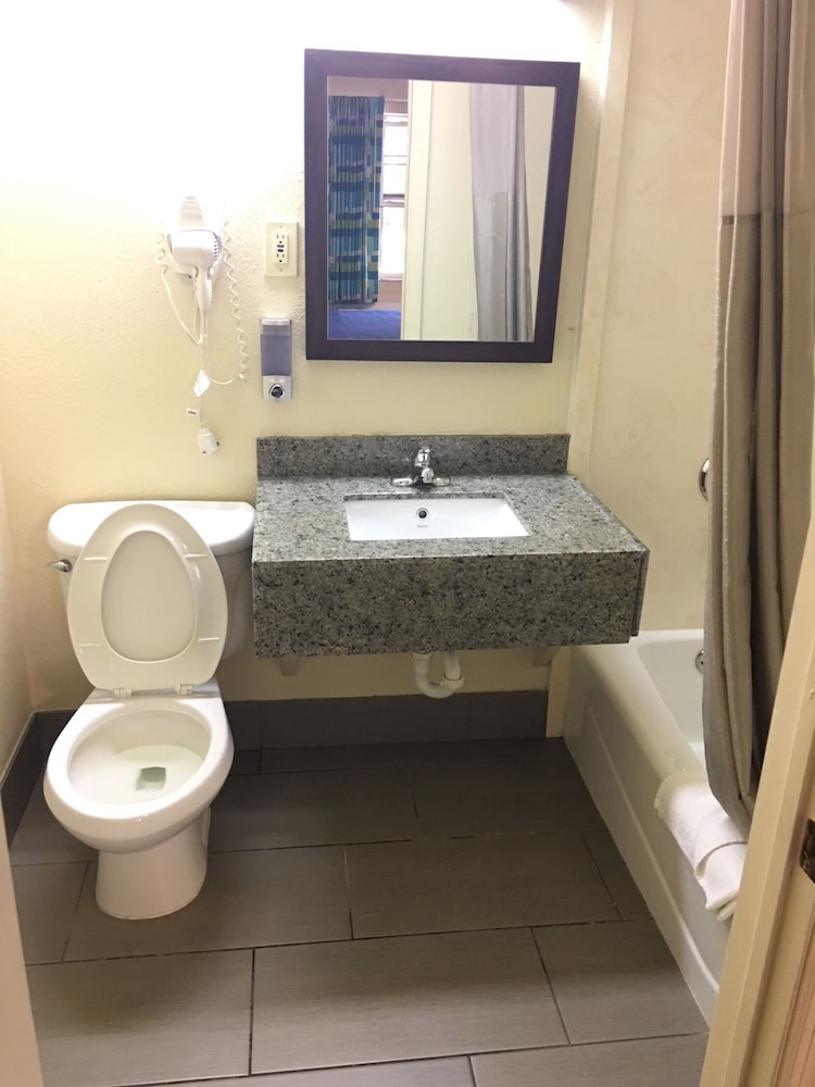 American Inn Punta Gorda - photo 11