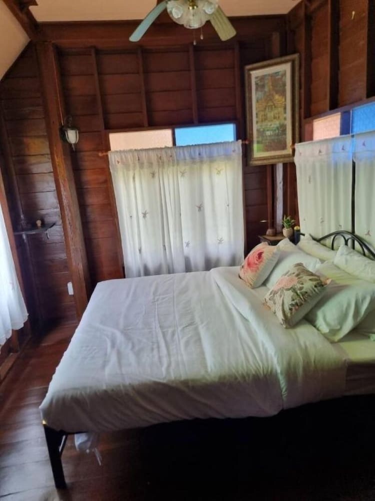 Huen Tip Viman - carbon neutral hotel in Doi Lo