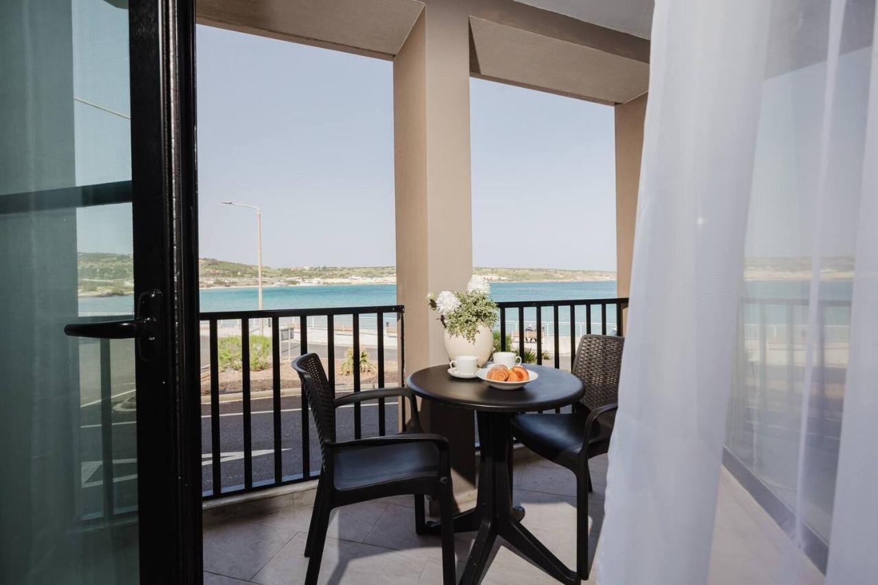 Seashore Flats Seconds To Sea by Homely Malta — hotel in Mellieha