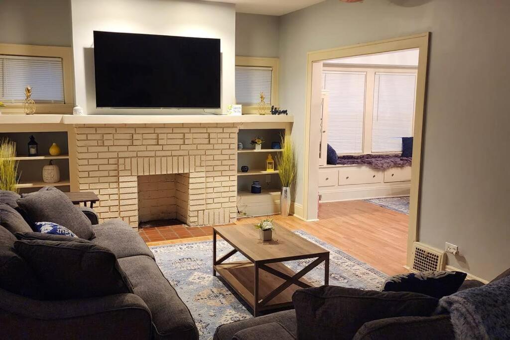 Comfy 3brd in Cleveland — hotel in Cleveland Heights