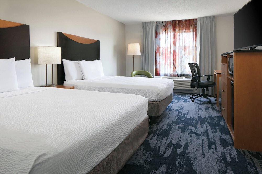 Fairfield Inn by Marriott Manhattan - photo 10