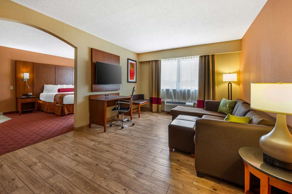Best Western Plus Georgetown Corporate Center Hotel - photo 8