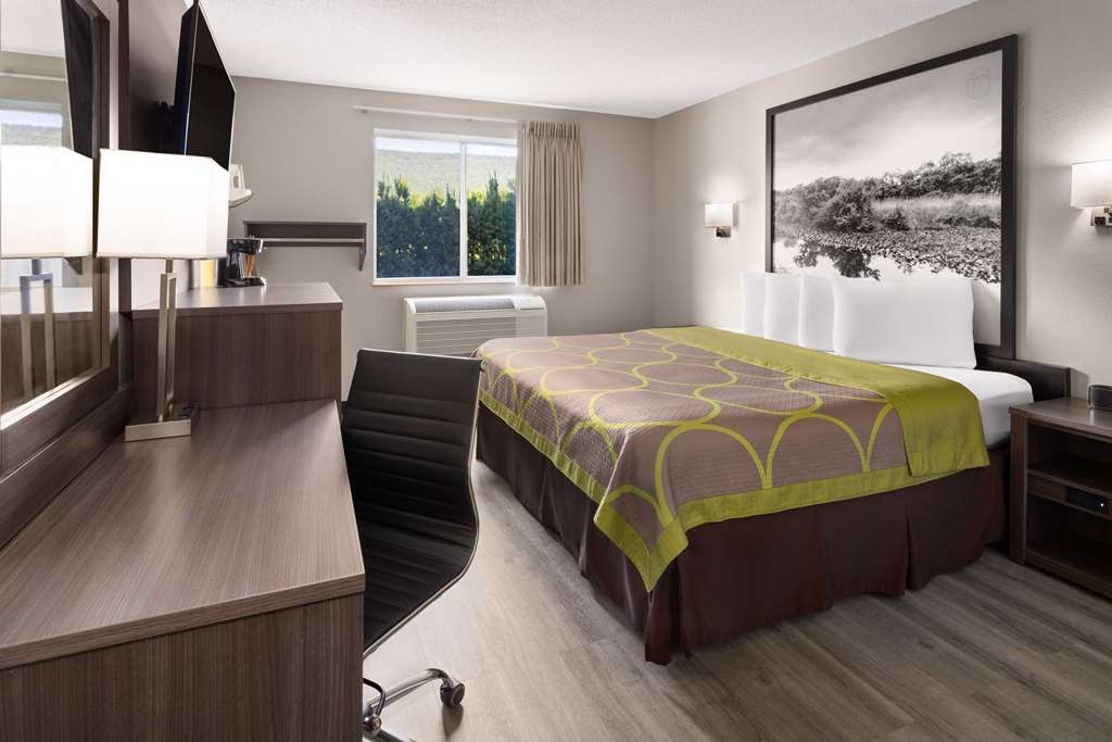 Super 8 by Wyndham Burnham Lewistown - photo 8
