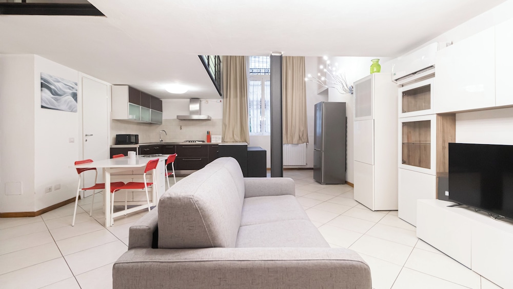 Italianway Isonzo 24 — 4-Star Luxury Hotel in Milan, Italy
