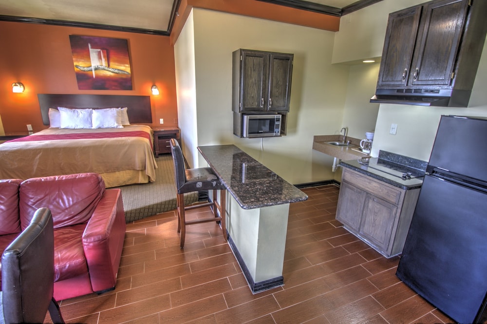 Blue Bay Inn & Suites - photo 32
